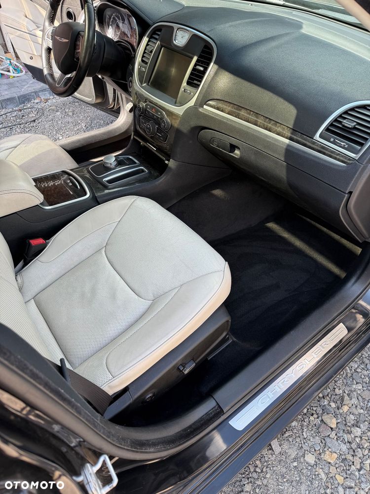 Chrysler 300C - 12
