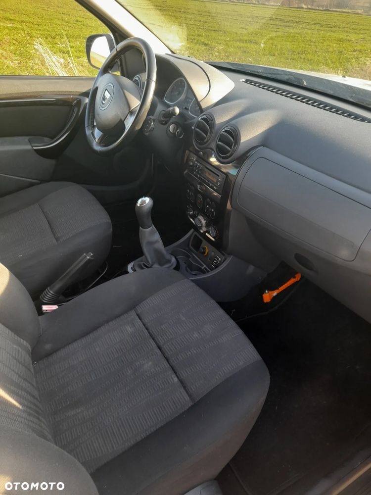 Dacia Duster 1.6 Laureate - 11