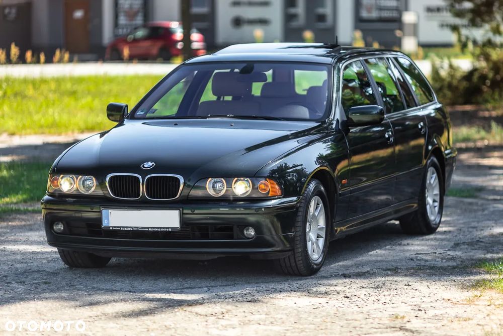 BMW Seria 5 525d Touring - 2