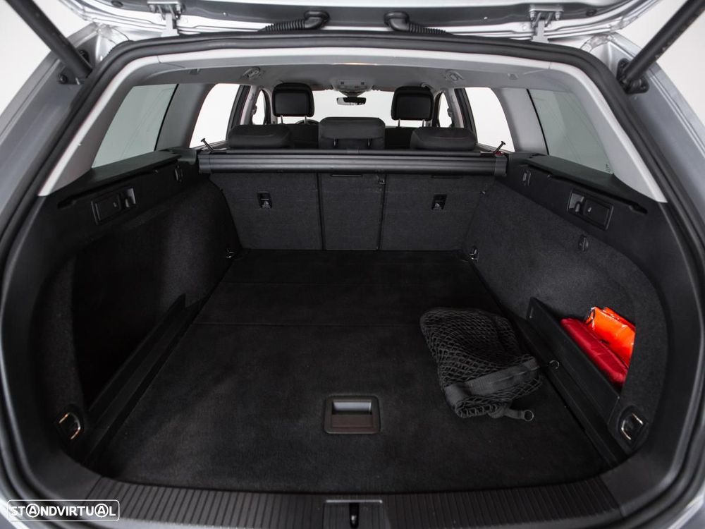 VW Passat Variant 2.0 TDi Business DSG - 13