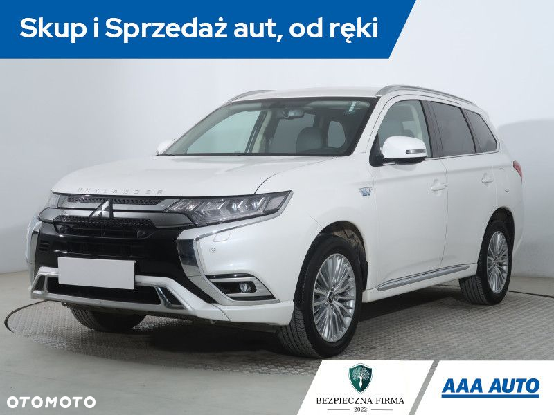 Mitsubishi Outlander - 2