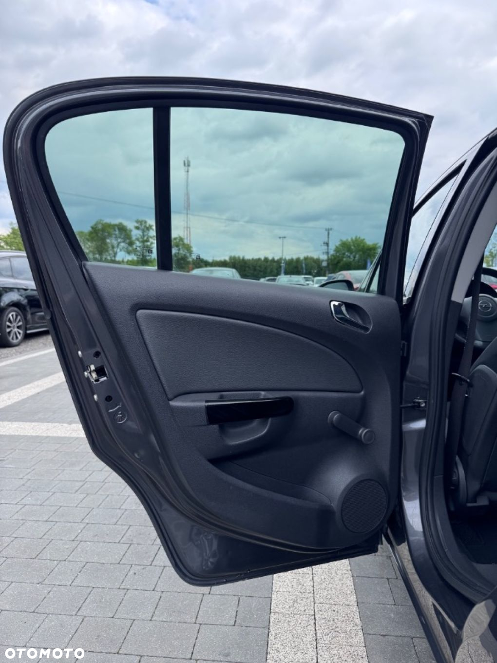 Opel Corsa 1.4 16V Color Edition - 32