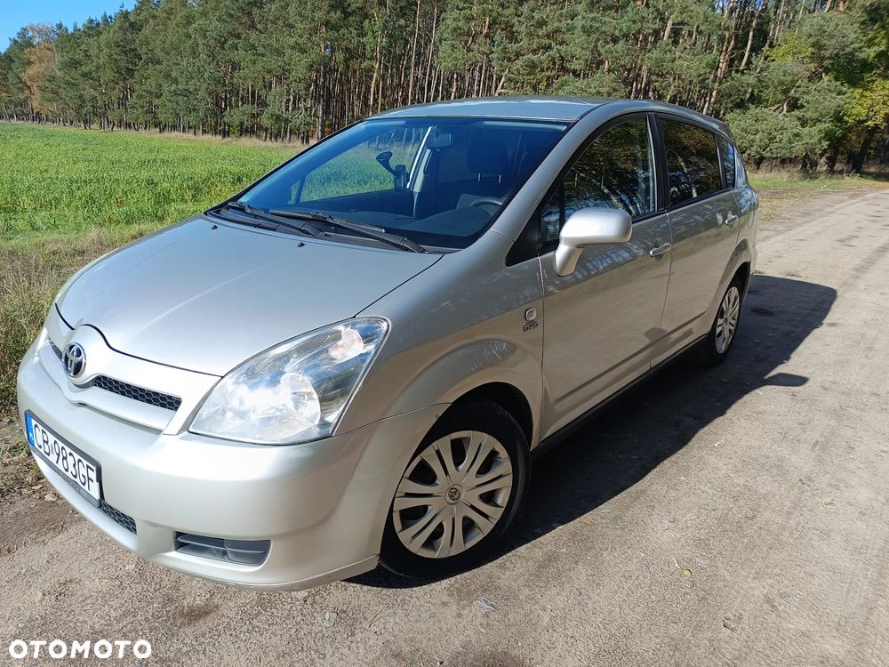 Toyota Corolla Verso - 3