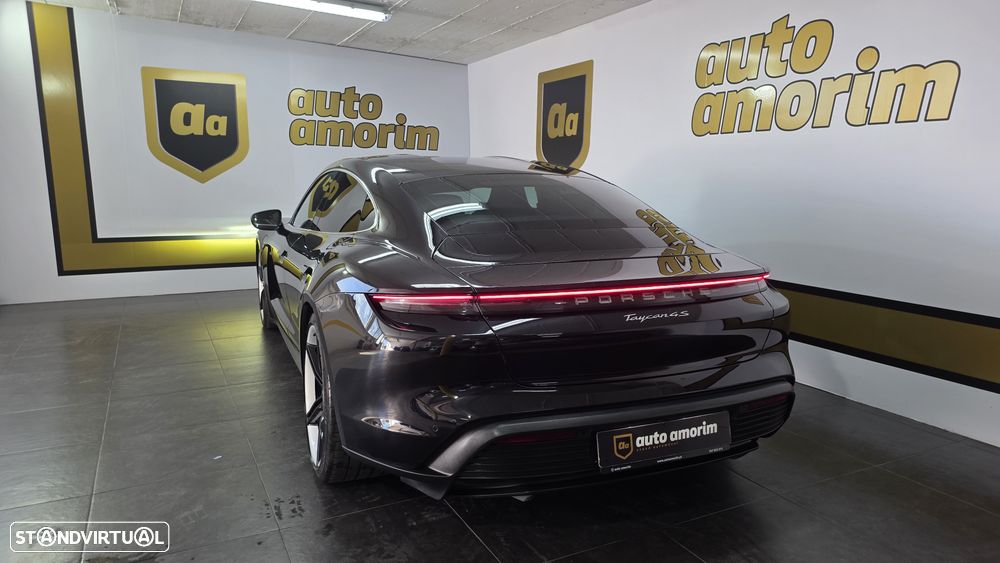Porsche Taycan 4S - 16