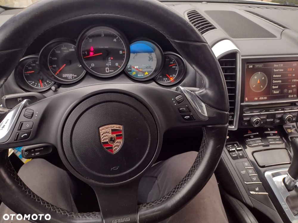 Porsche Cayenne - 9
