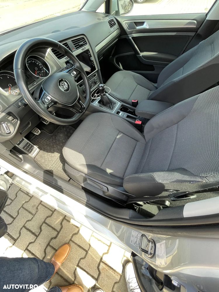 Volkswagen Golf 1.6 TDI DPF BlueMotion Technology Comfortline - 25