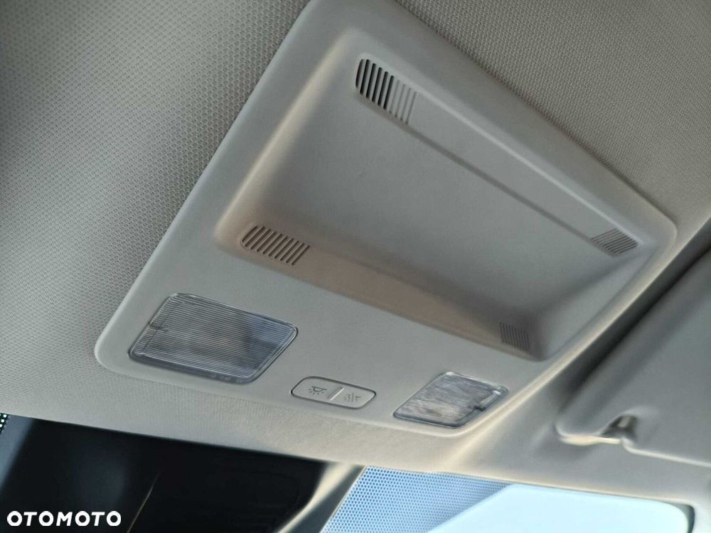 Ford Focus SW 1.0 EcoBoost mHEV Titanium X - 27