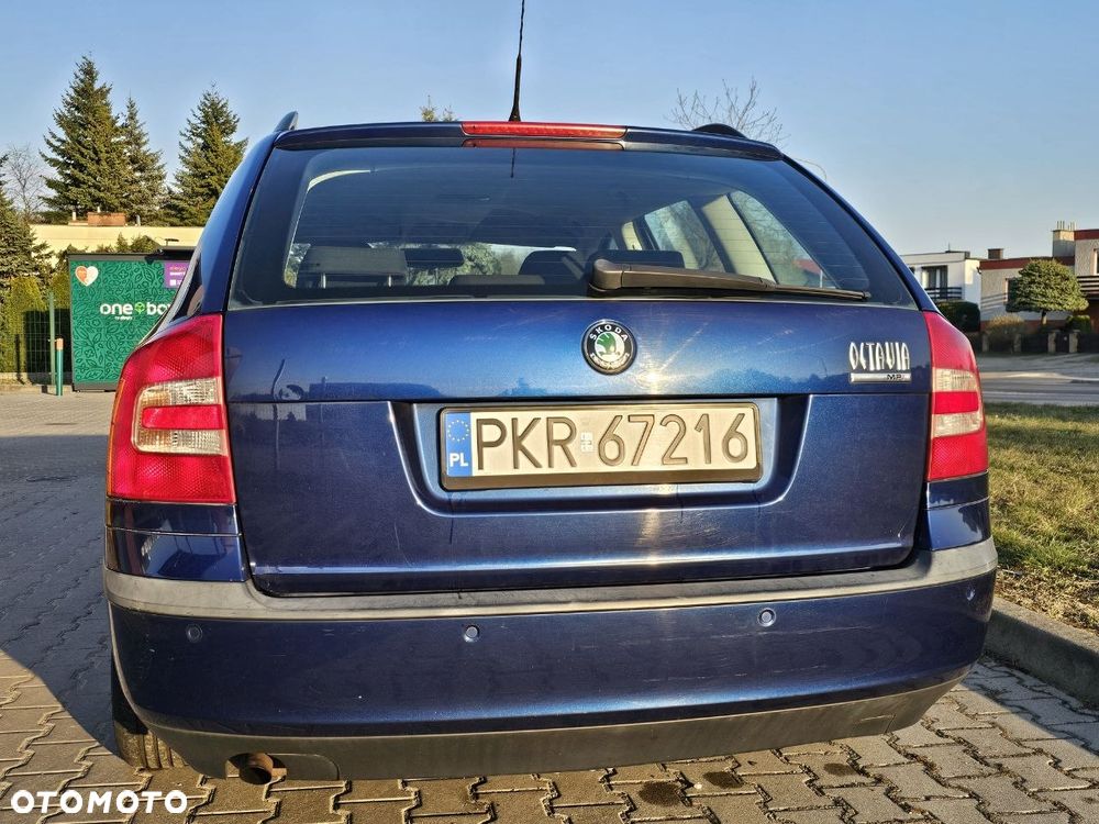 Skoda Octavia 1.6 Combi Ambiente - 6