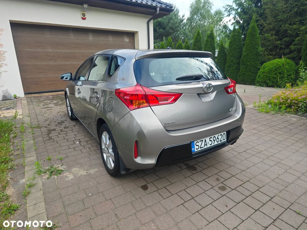 Toyota Auris 1.6 Premium - 6