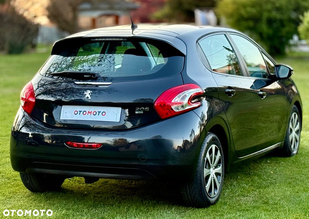 Peugeot 208 - 12