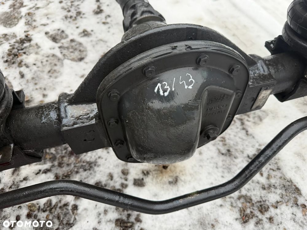 Iveco 35s18 3,0HPI 14-21r most tył 13/47 - 1