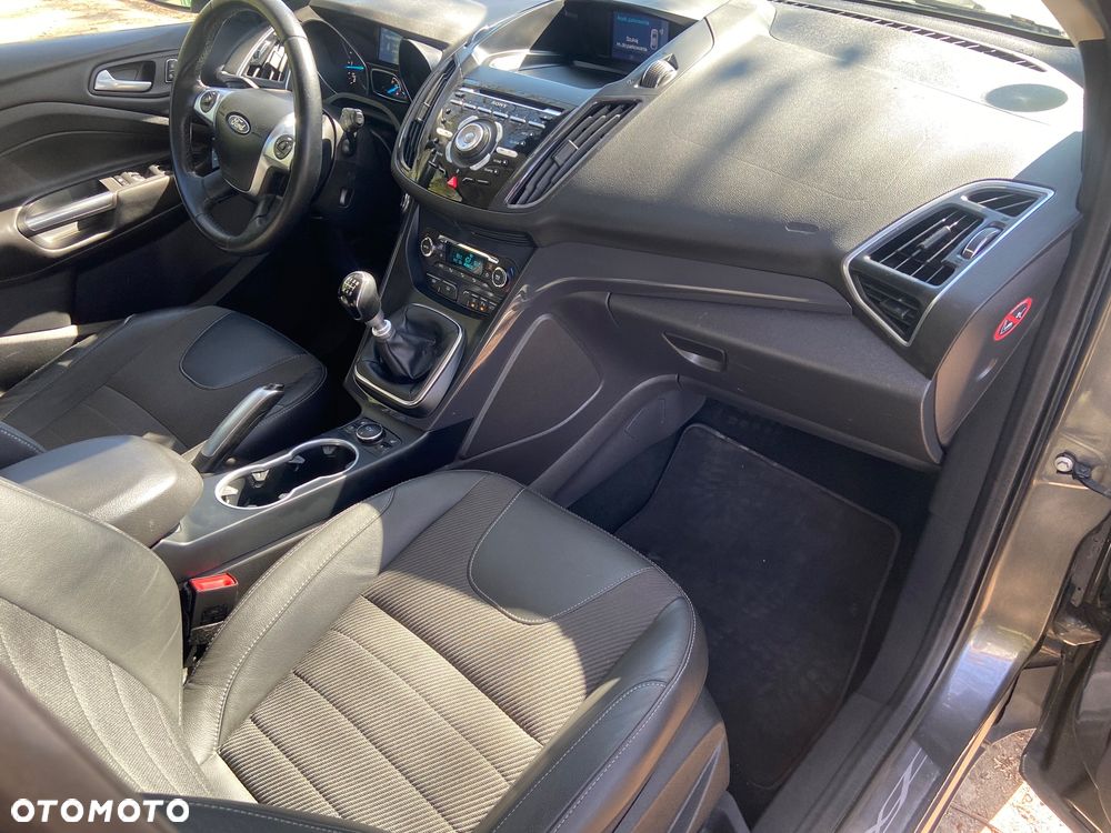 Ford Kuga 2.0 TDCi FWD Titanium - 31