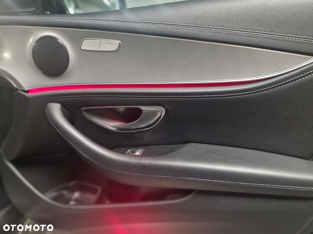 Mercedes-Benz Klasa E 220 d 4-Matic 9G-TRONIC - 5