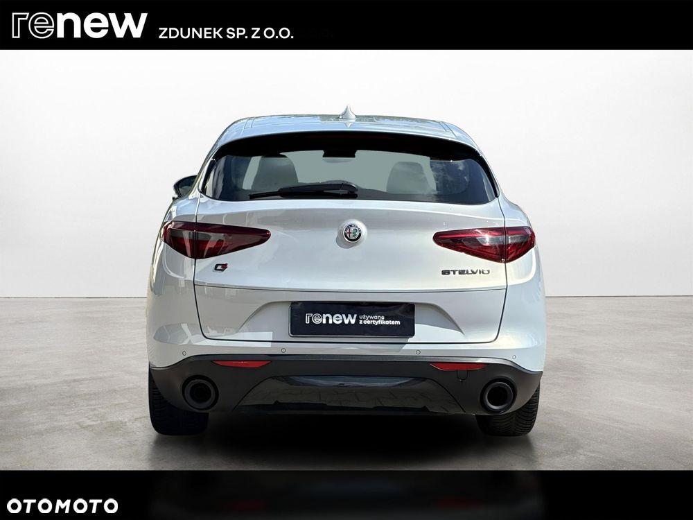 Alfa Romeo Stelvio 2.0 Turbo Sprint Q4 - 4
