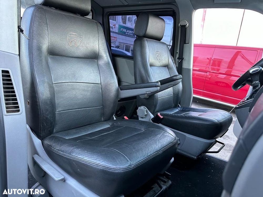 Volkswagen Caravelle - 13