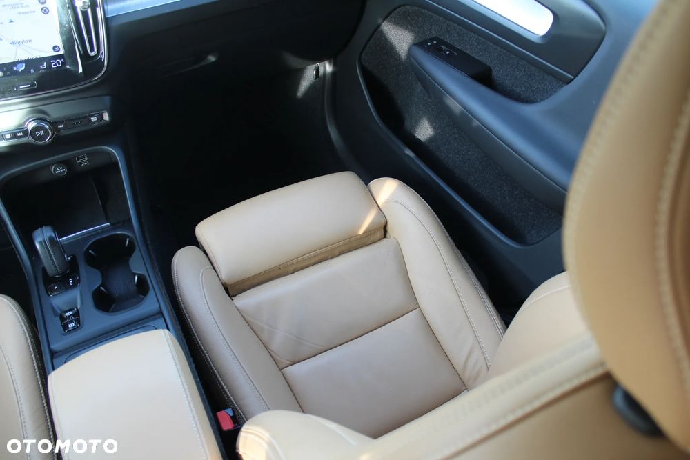 Volvo XC 40 D3 Momentum Pro - 33
