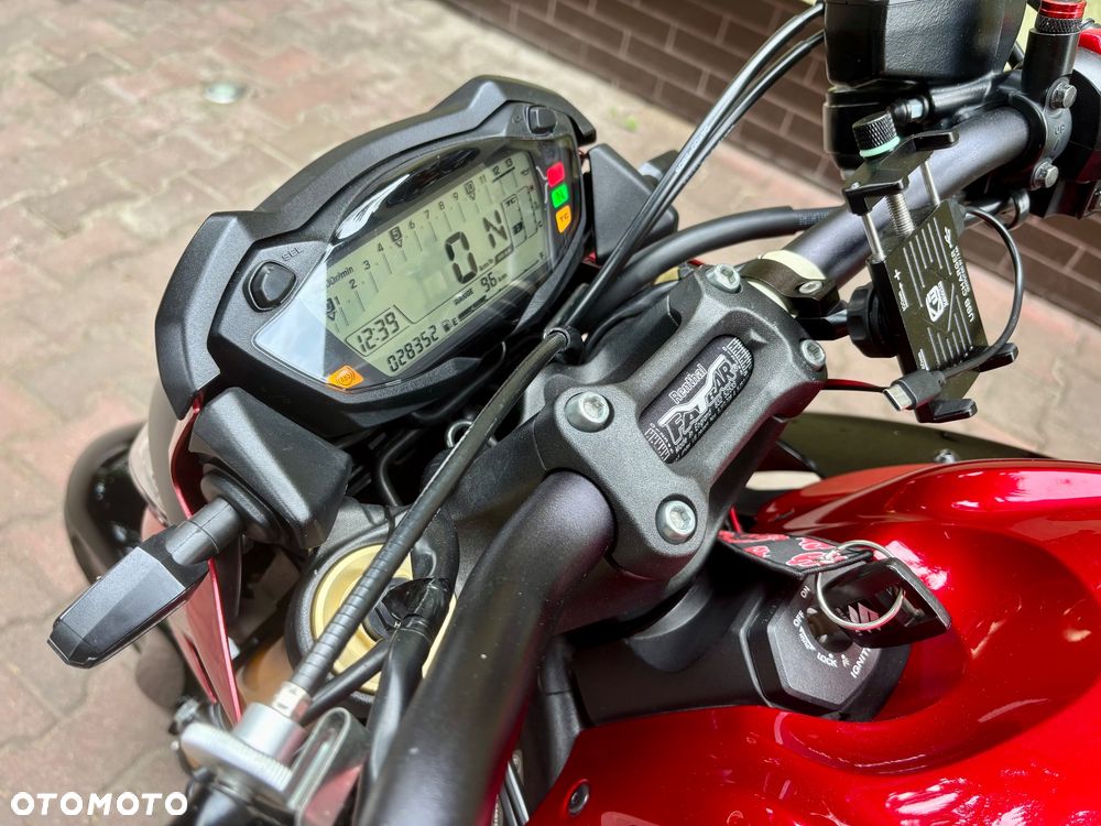 Suzuki GSX 1000 - 12