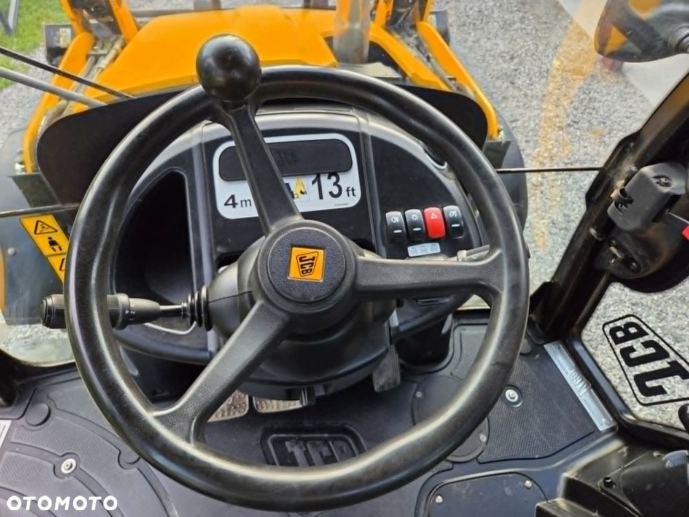 JCB 3CX - 17
