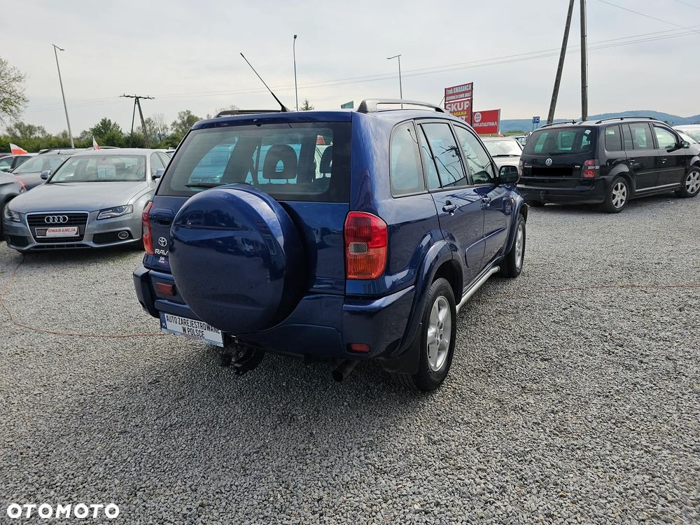 Toyota RAV4 2.0 D-4D 4x4 - 5