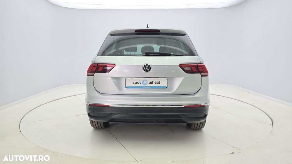 Volkswagen Tiguan 2.0 TDI SCR DSG 4Motion Life - 8