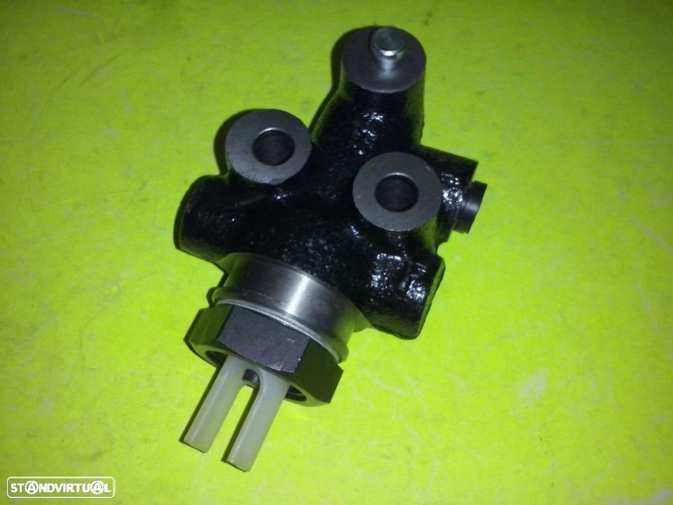 Repartidor travões Toyota Dyna 150 Ly211 NOVO - 2