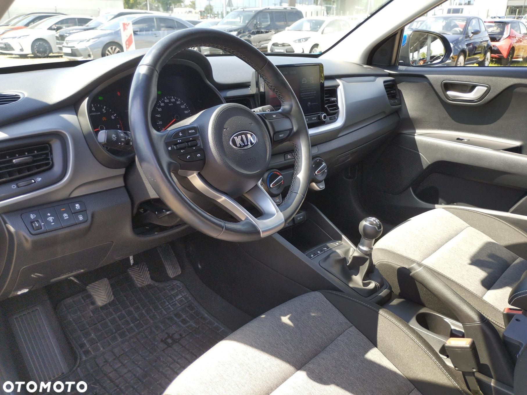 Kia Stonic 1.2 L Business Line - 13