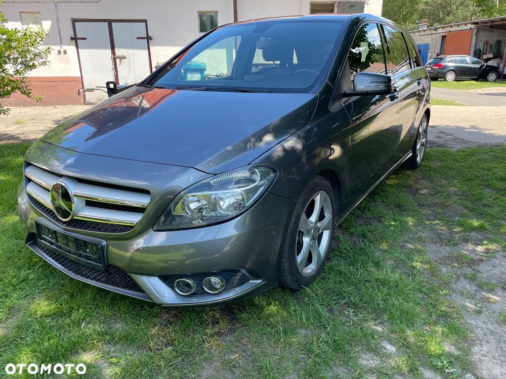 Mercedes-Benz Klasa B 180 Peak Edition - 33