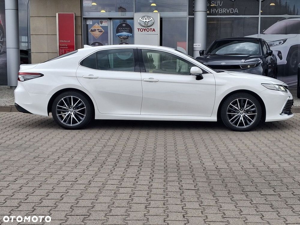 Toyota Camry 2.5 Hybrid Executive CVT - 8