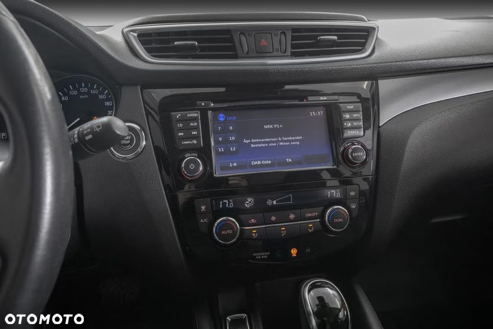 Nissan Qashqai 1.6 Tekna CVT - 24
