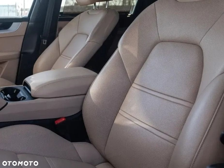 Porsche Cayenne Standard - 5