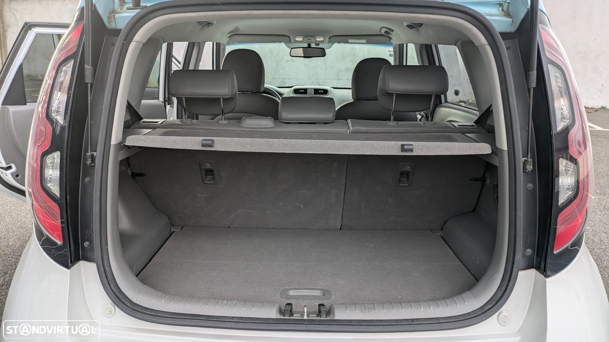 Kia e-Soul EV Play - 11