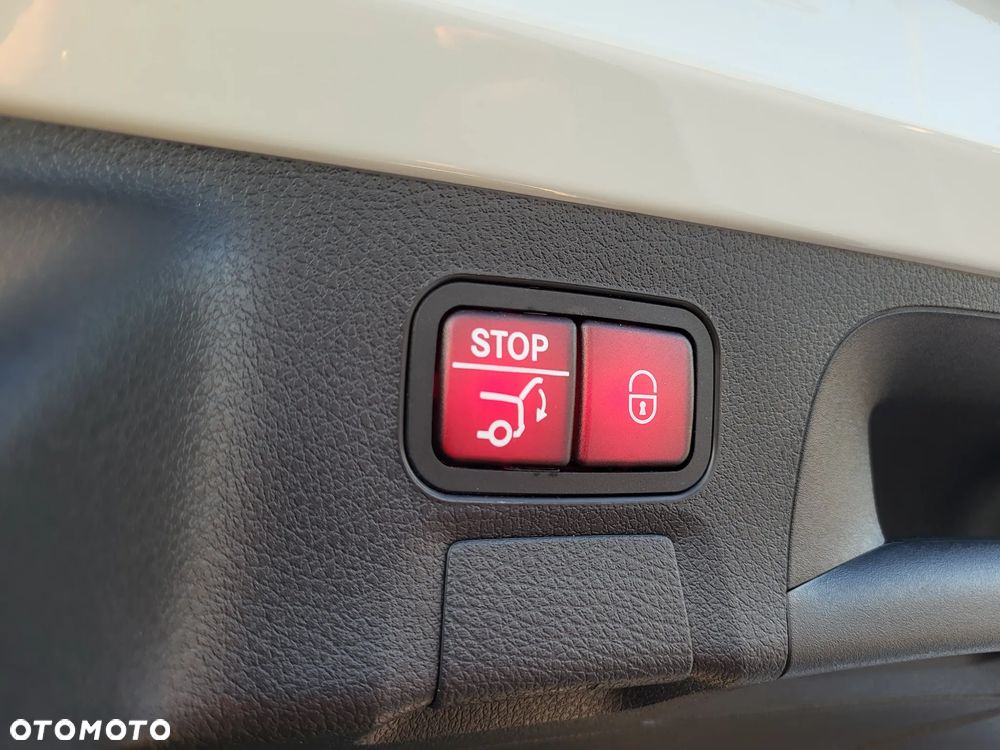 Mercedes-Benz CLA 220 d AMG Line 8G-DCT - 34