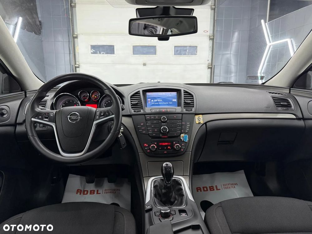 Opel Insignia 2.0 Turbo 4x4 Design Edition - 15
