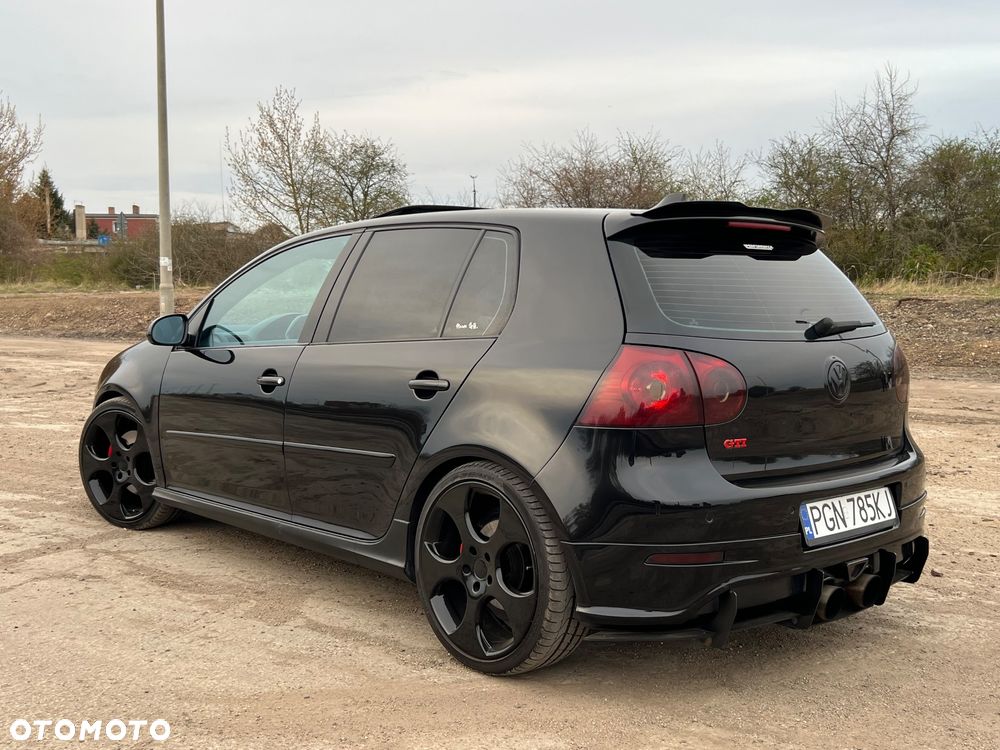 Volkswagen Golf - 6
