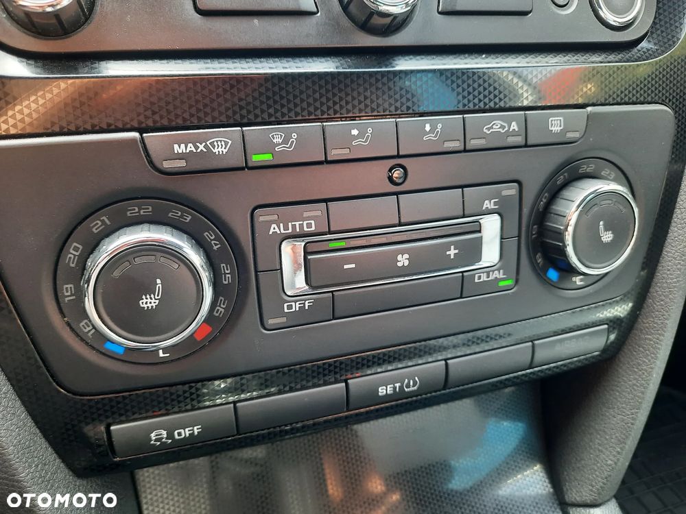 Skoda Octavia 2.0 TDI CR DPF RS - 20