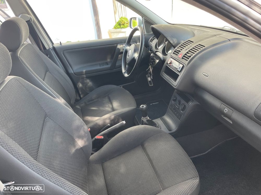 VW Polo 1.0 Conceptline - 23