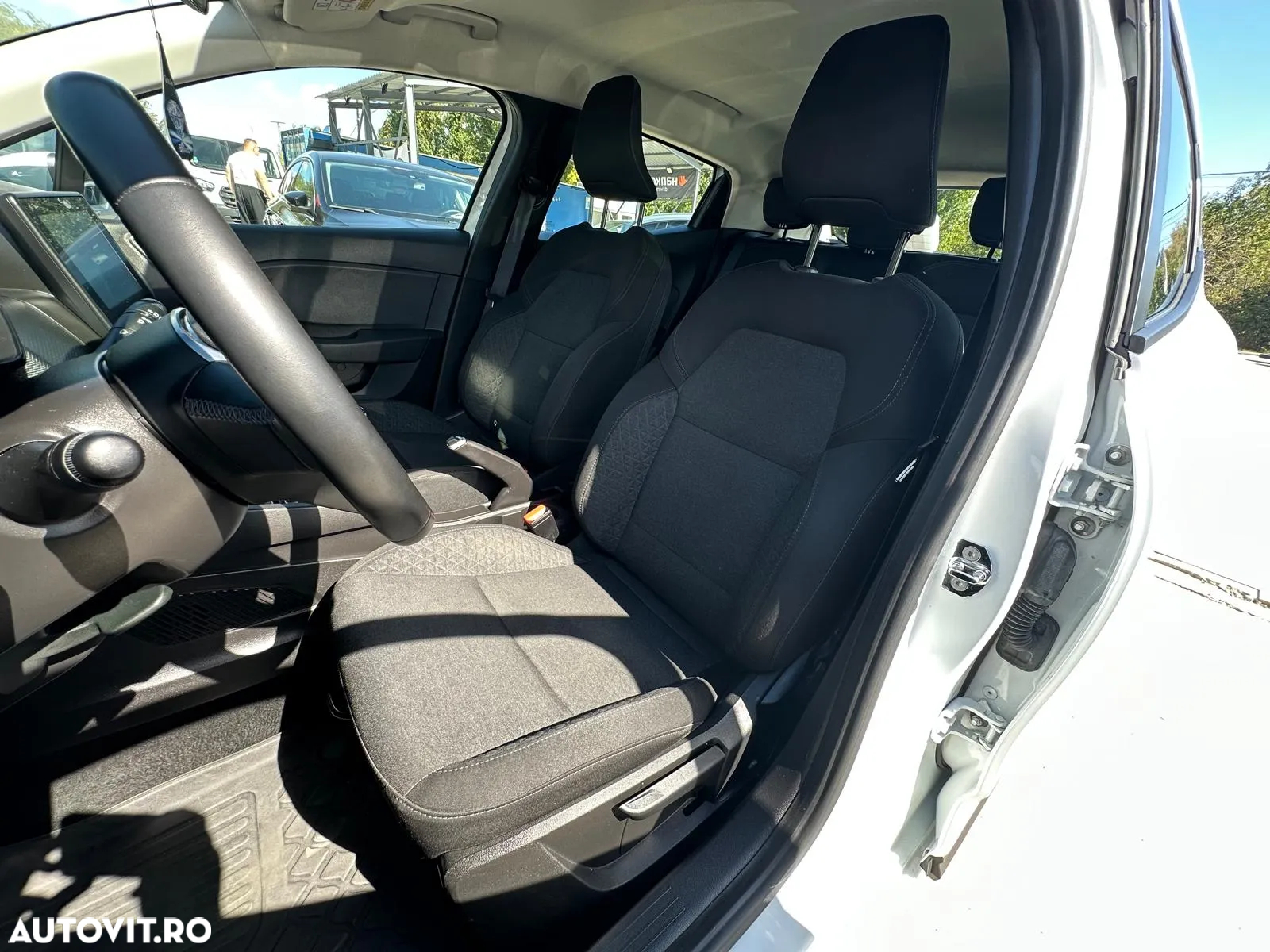 Renault Clio V 1.0 TCe 90 Techno - 17