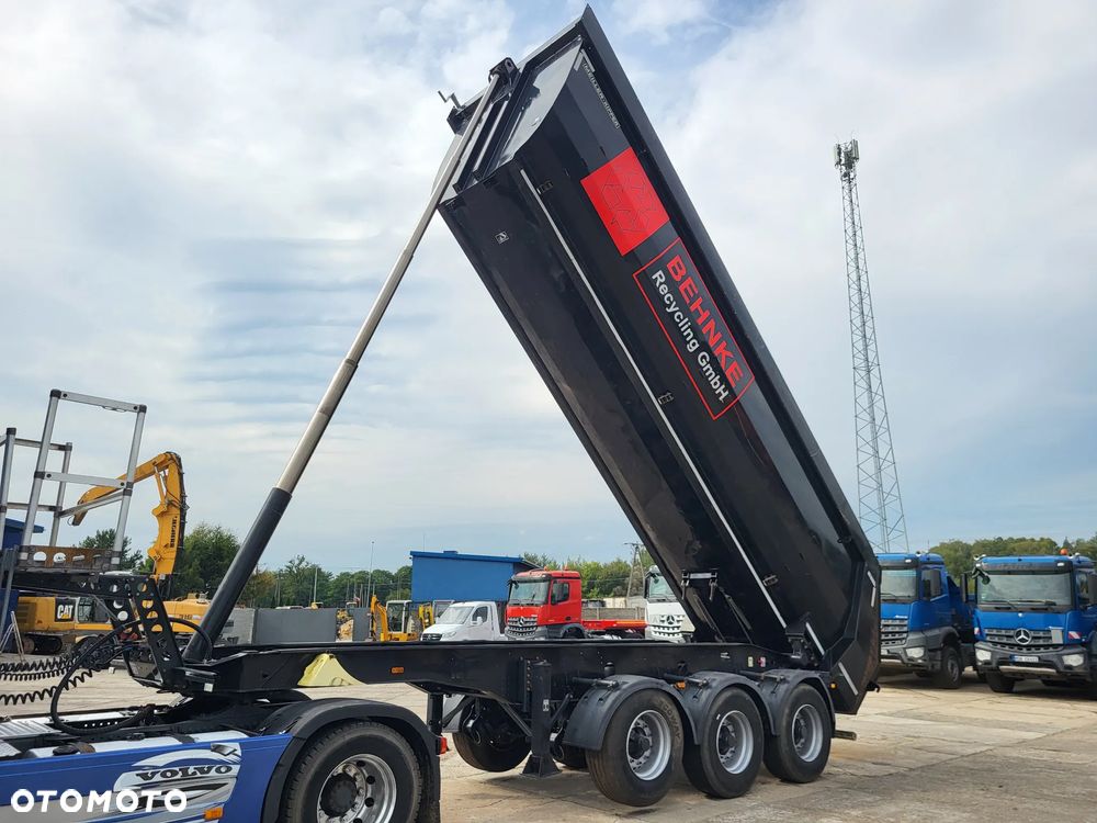 Miller MHKS 41/3 Stalowa 28m3 z Niemiec - 7