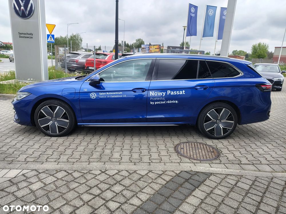 Volkswagen Passat - 4