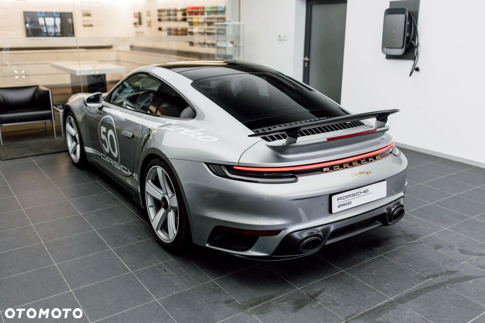 Porsche 911 Turbo 50 Years - 13