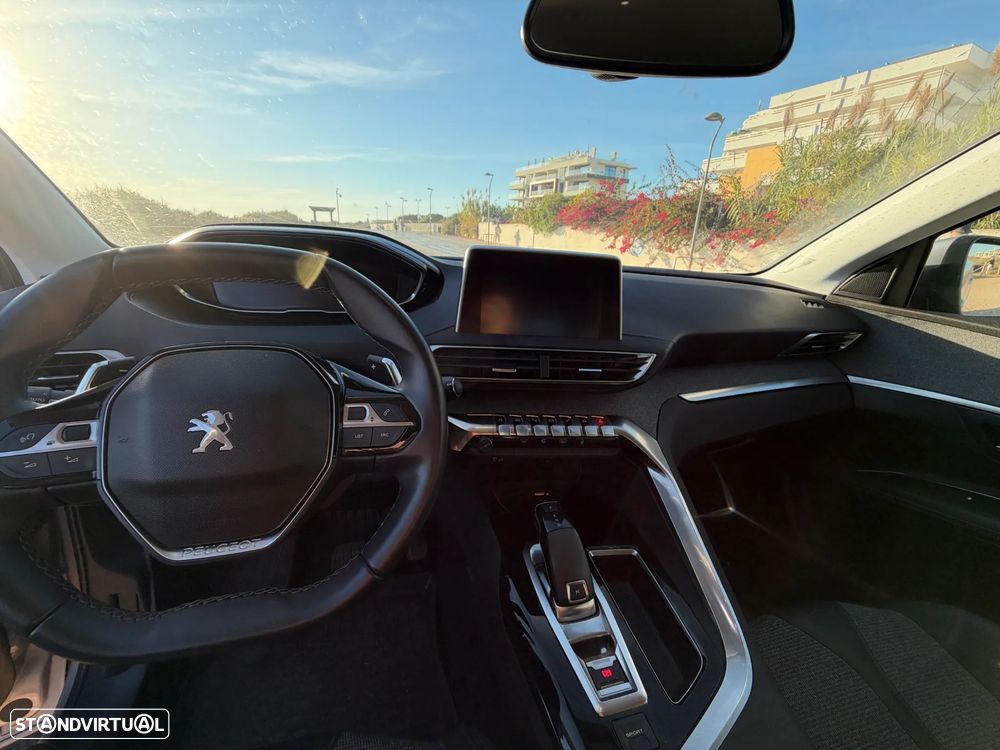 Peugeot 3008 1.5 BlueHDi Allure EAT8 - 8