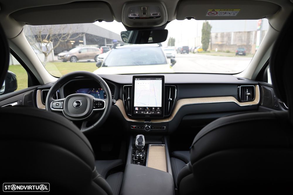 Volvo XC 60 2.0 T6 PHEV Plus Dark AWD - 18