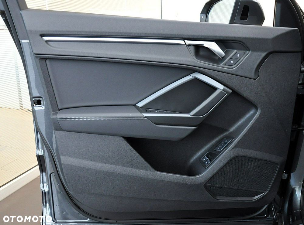 Audi Q3 Sportback - 13