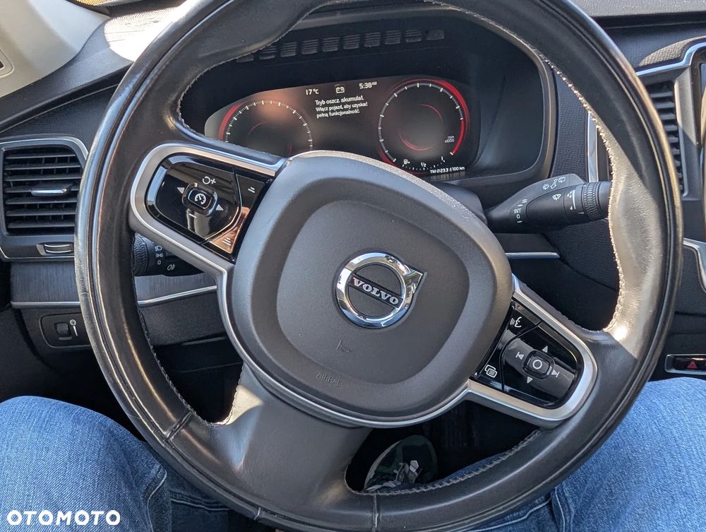 Volvo XC 90 - 16