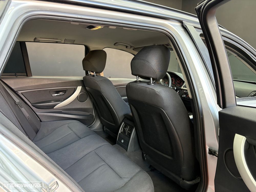 BMW 320 d Touring Aut. Sport Line - 42
