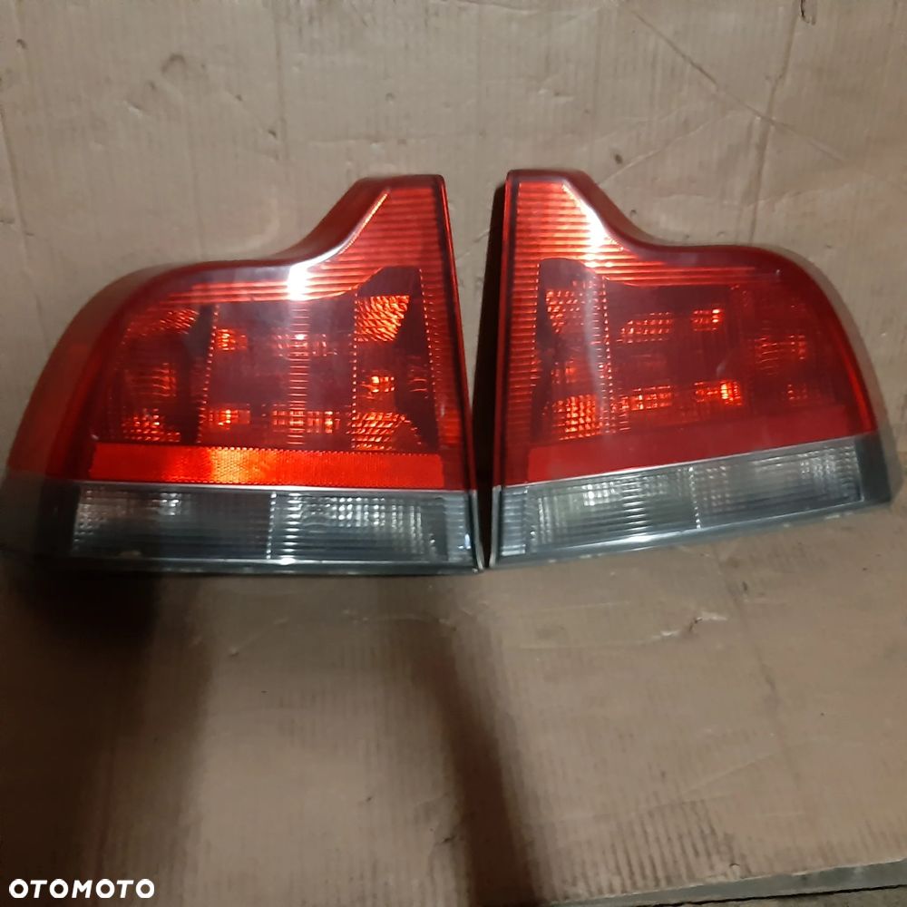 Lampa Tylna Prawa  Volvo S60 99-04 - 1
