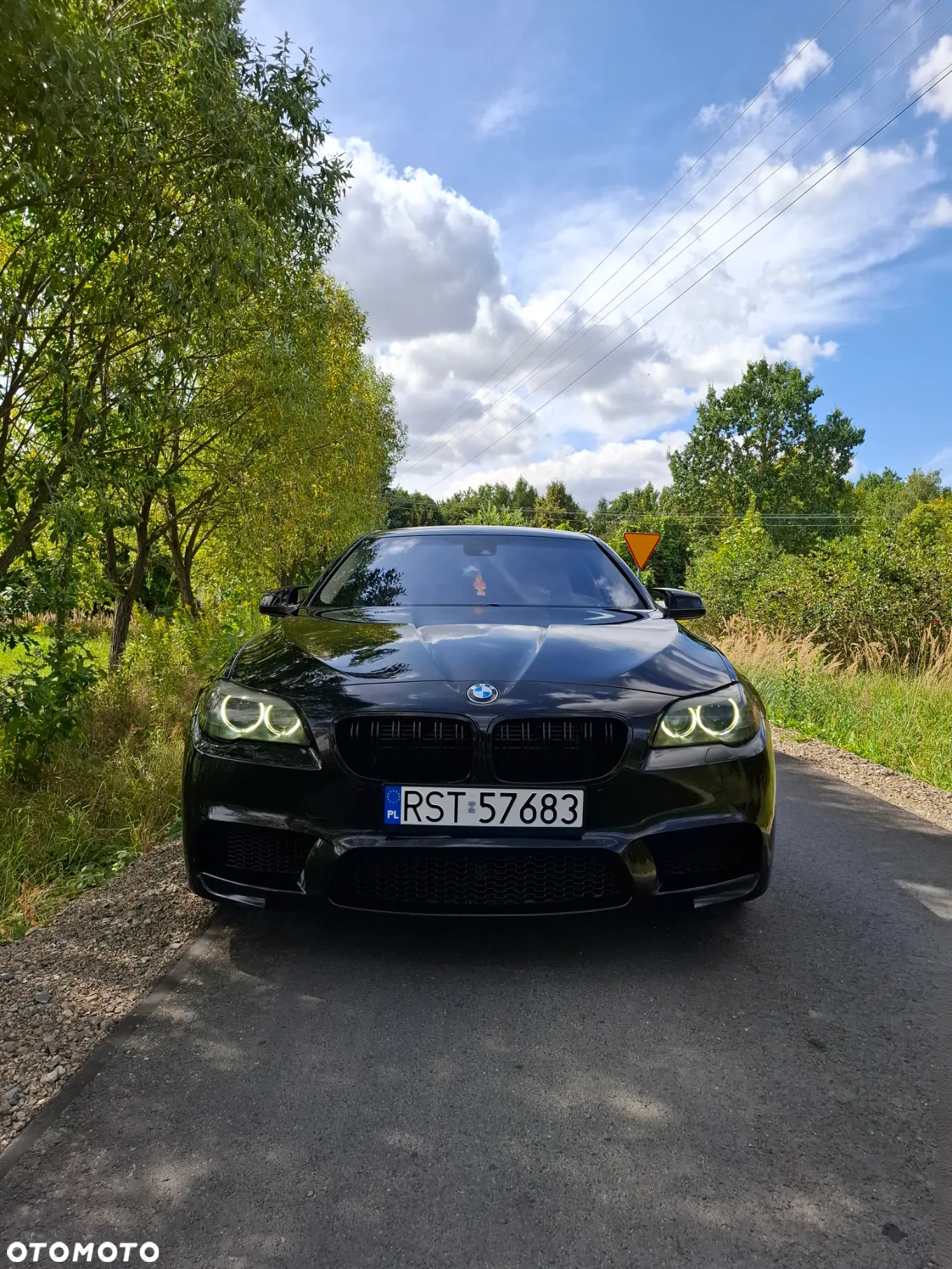 BMW Seria 5 550i - 16