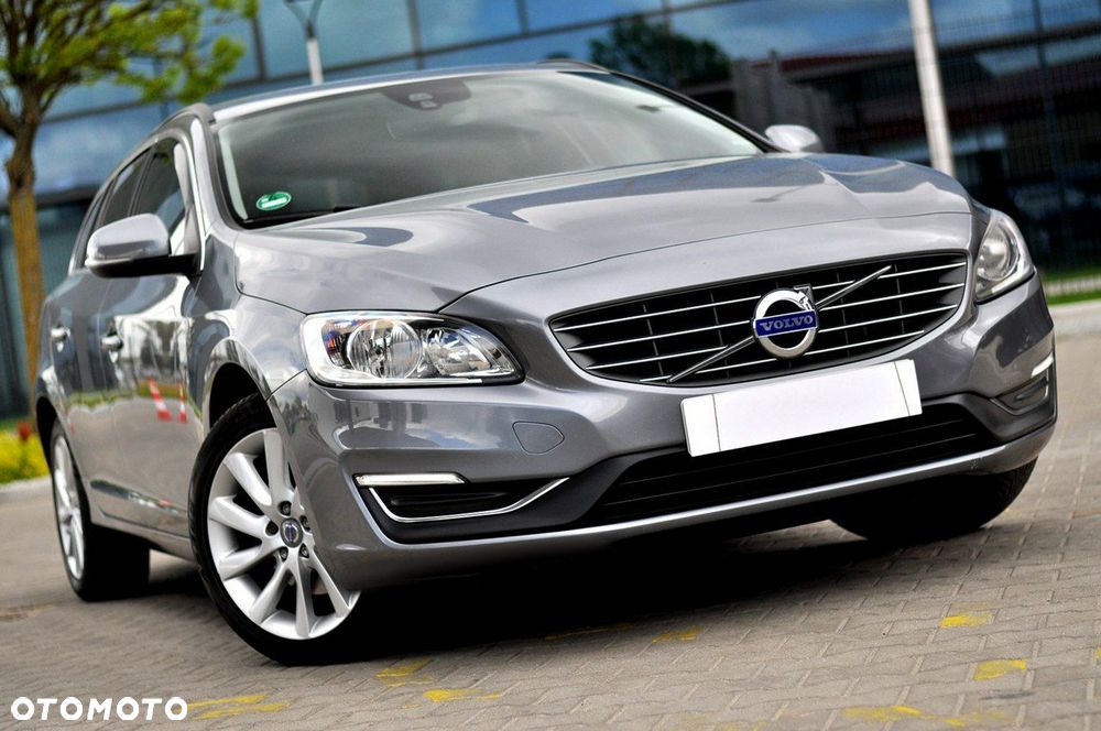 Volvo V60 D2 Momentum - 1