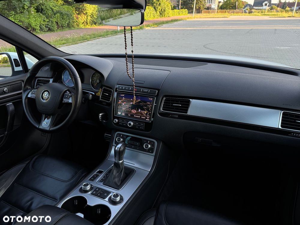 Volkswagen Touareg 3.0 V6 TDI BMT Perfectline R-Style - 25