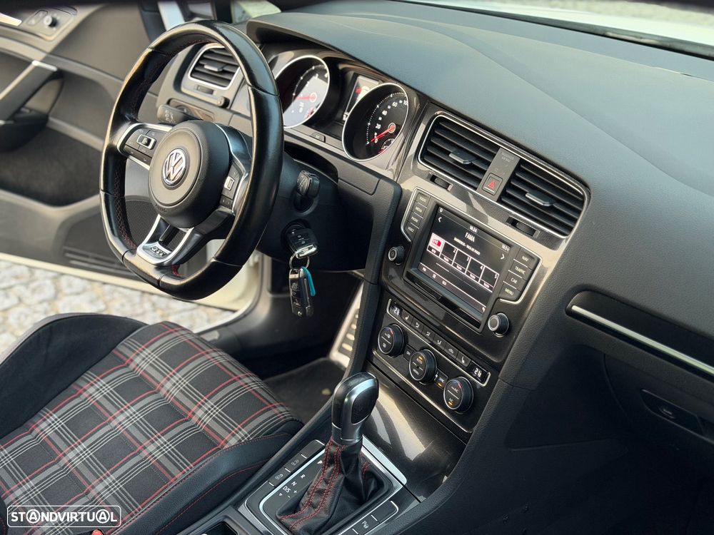 VW Golf 2.0 TSi GTi DSG - 16